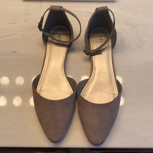 Beautiful bracelet flats